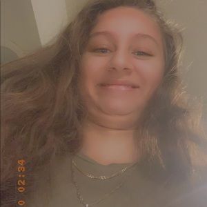 Meet your Posher, Leila